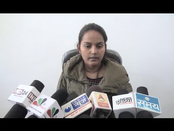 यह मुझे और कलेक्टर मैम को बदनाम करने की साजिश है