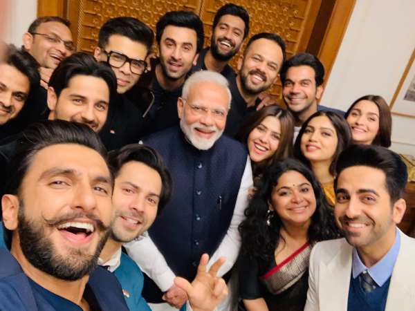 ये सितारे पहुंचे दिल्ली
