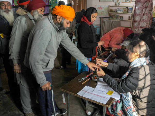 फेसबुक भी हुआ एक्टिव