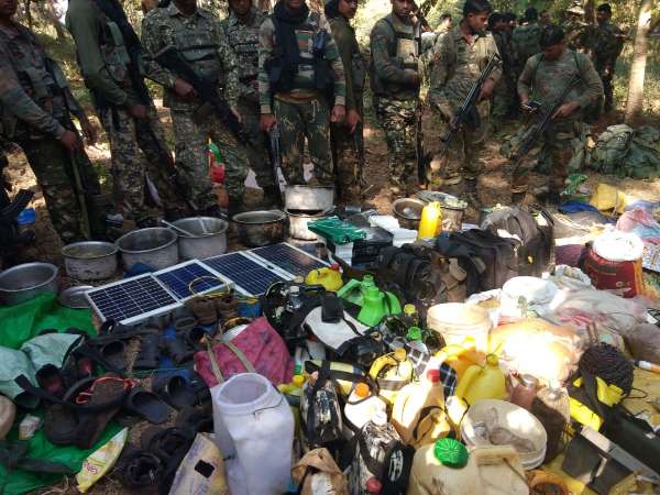 ITBP Chhattisgarh police busted a Naxal camp on Chhattisgarh near Bhave village in Rajnandgaon ITBP Chhattisgarh police busted a Naxal camp on Chhattisgarh near Bhave village in Rajnandgaon