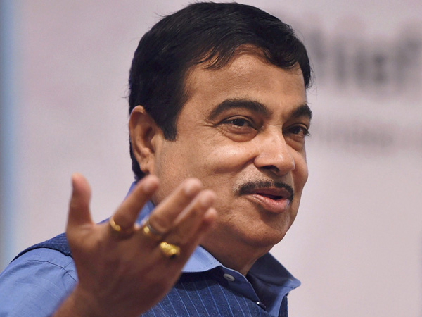 nitin gadkari praises indira gandhi, congress leader asks will he support rahul gandhi on rafale nitin gadkari praises indira gandhi, congress leader asks will he support rahul gandhi on rafale