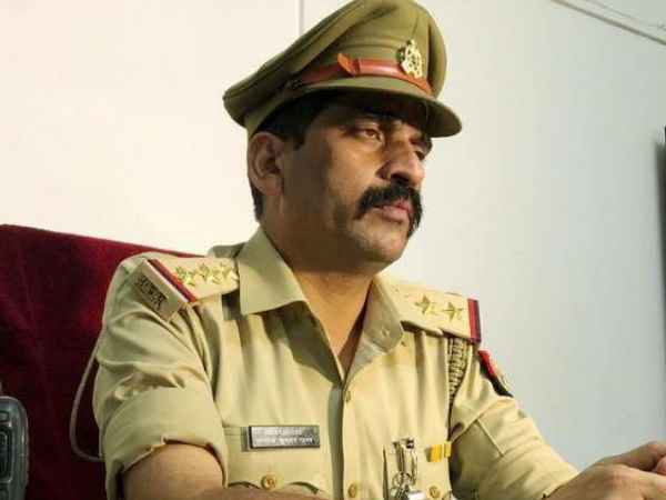 3 journalists and sho Noida arrested by ssp in case of extortion money 3 journalists and sho Noida arrested by ssp in case of extortion money
