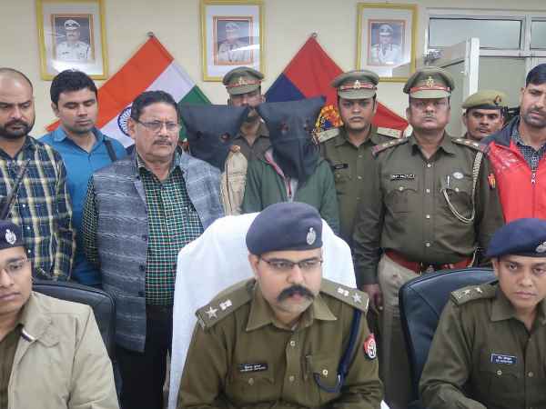 two criminals arrested for robbing 50 lakhs of bankers by killing guards in Noida two criminals arrested for robbing 50 lakhs of bankers by killing guards in Noida