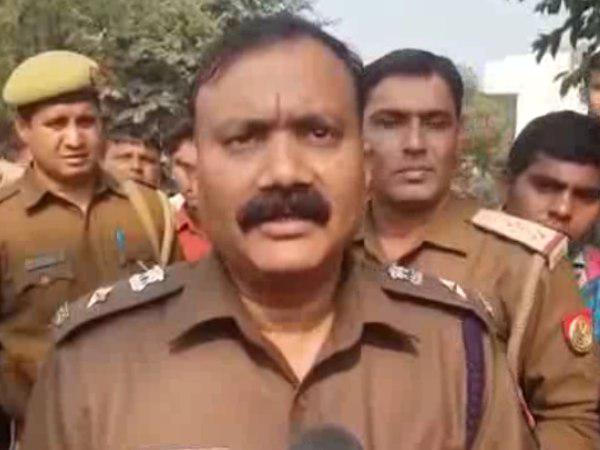 घटना को पुलिस प्रेस संबंध मानकर कर रही है जांच