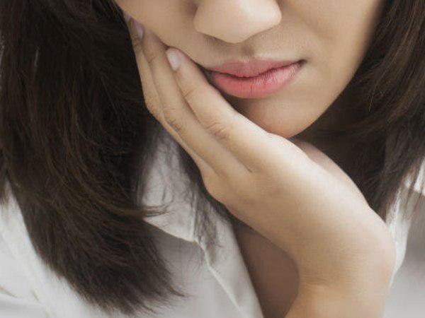 husband punishes his wife and break her teeth for eating food before him in pune husband punishes his wife and break her teeth for eating food before him in pune
