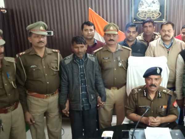 Pilibhit police arrested the main accused of killing five people of the same family Pilibhit police arrested the main accused of killing five people of the same family