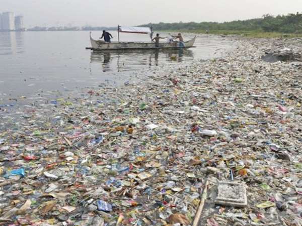 रोजाना 4,059 टन प्लास्टिक कचरा पैदा करते हैं