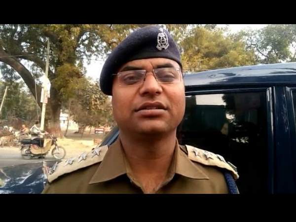 a farmer slapped lekhapal in saharanpur a farmer slapped lekhapal in saharanpur