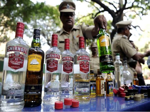Many drunkers arrested in Gujarat before New year Many drunkers arrested in Gujarat before New year