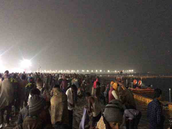 first snan on makar sankranti in prayagraj kumbh first snan on makar sankranti in prayagraj kumbh