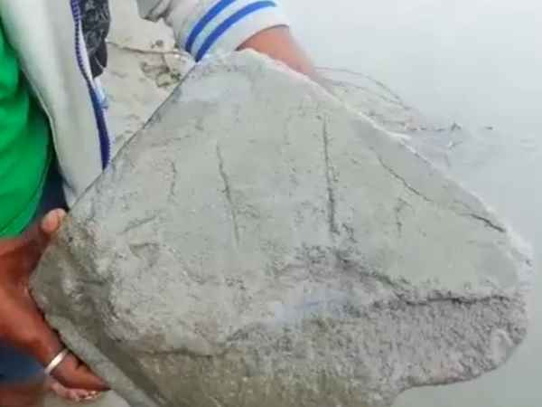 Bulandshahr: found stone floating in river ganga Bulandshahr: found stone floating in river ganga