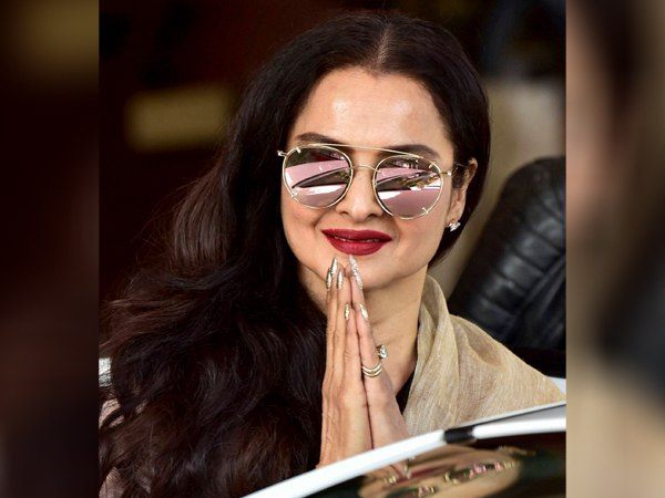 अमिताभ की फोटो देख दिया रिएक्शन