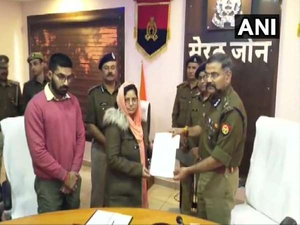 Bulandshahr violence UP Police Inspector Subodh Kumar family 70 lakh relif fund by meerut ADG Bulandshahr violence UP Police Inspector Subodh Kumar family 70 lakh relif fund by meerut ADG