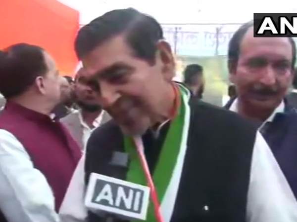 टाइटलर ने सज्जन कुमार के सिख दंगों में दोषी करार दिए जाने पर कहा कि अदालत के फैसले पर अब कोई क्या कह सकता है। मेरा नाम भी लिया जा रहा है लेकिन क्यों? क्या मेरे खिलाफ कोई एफआईआर है, या कोई केस है। अगर कुछ भी नहीं है तो कैसे मीडिया में मेरा नाम दंगों से जोड़ा जा रहा है। टाइटलर ने सज्जन कुमार के सिख दंगों में दोषी करार दिए जाने पर कहा कि अदालत के फैसले पर अब कोई क्या कह सकता है। मेरा नाम भी लिया जा रहा है लेकिन क्यों? क्या मेरे खिलाफ कोई एफआईआर है, या कोई केस है। अगर कुछ भी नहीं है तो कैसे मीडिया में मेरा नाम दंगों से जोड़ा जा रहा है।