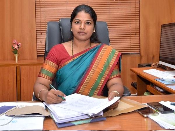 ias shilpa prabhakar satish sends her daughter to anganwadi instead of private school ias shilpa prabhakar satish sends her daughter to anganwadi instead of private school