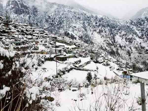 Snowfall in villages of uttarkashi Snowfall in villages of uttarkashi