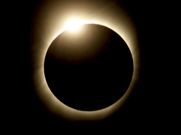 Solar Eclipse 2019: साल का पहला चंद्र ग्रहण आज, भारत में नहीं दिखेगा लेकिन आप देख सकते हैं Solar Eclipse 2019: साल का पहला चंद्र ग्रहण आज, भारत में नहीं दिखेगा लेकिन आप देख सकते हैं