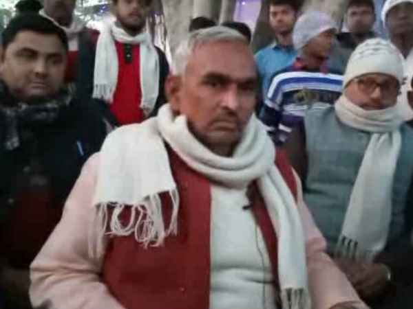 प्रियंका के खिलाफ कहे अपशब्द