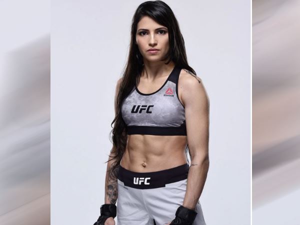 Man Tries To Rob UFC Fighter polyana viana, got beaten so badly that he waited for the cops Man Tries To Rob UFC Fighter polyana viana, got beaten so badly that he waited for the cops