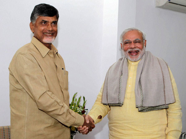 साथ छोड़ते नेता