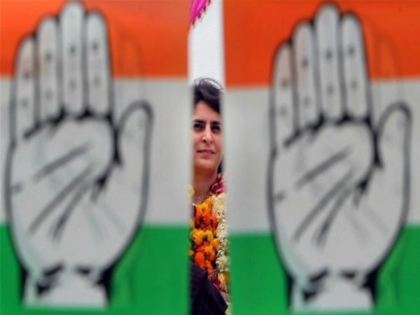प्रियंका बदल रही है हवा