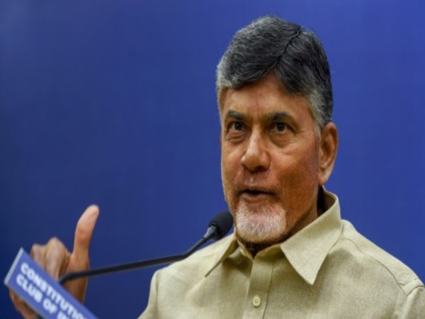चंद्रबाबू नायडू ने जशोदाबेन का नाम लेकर मोदी पर बोला हमला चंद्रबाबू नायडू ने जशोदाबेन का नाम लेकर मोदी पर बोला हमला