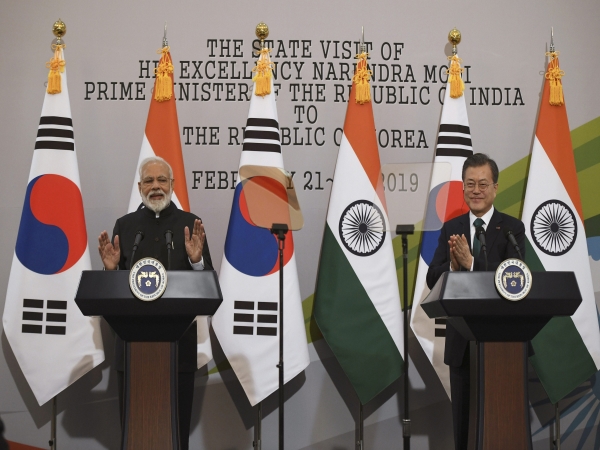 पीएम ने सियोल शांति पुरस्कार में मिली राशि नमामि गंगे को दी पीएम ने सियोल शांति पुरस्कार में मिली राशि नमामि गंगे को दी