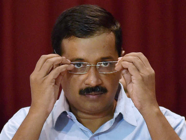 सेवा के मामले पर मतभेद, बड़ी बेंच करेगी सुनवाई