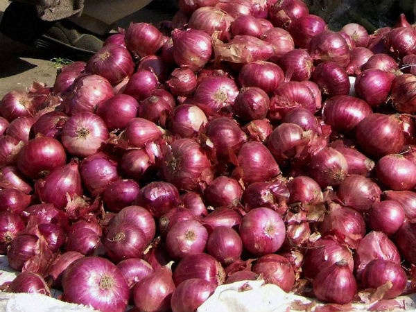 एक साल में प्याज का मूल्य गिरा