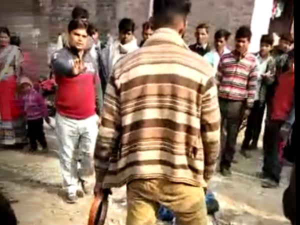 रोड डे पर मिलने पहुंचे लड़का-लड़की