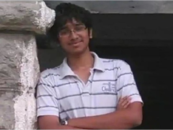 iit hyderabad student died when he fell down from terrace while talking on his mobile iit hyderabad student died when he fell down from terrace while talking on his mobile