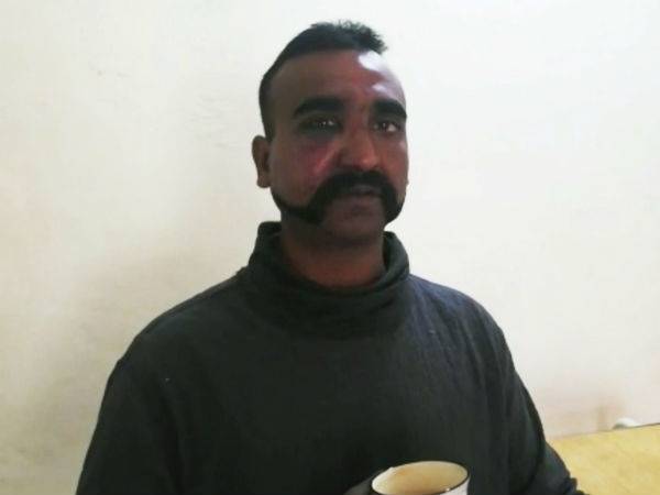 विंग कमांडर के साथ मारपीट करते दिखे थे पाकिस्तानी जवान
