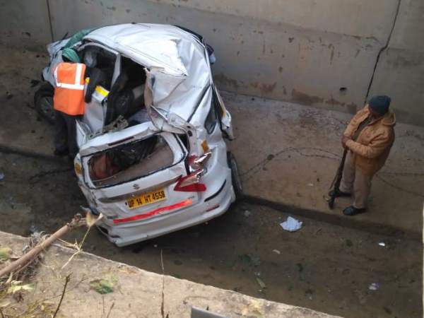accident at yamuna expressway two woman dead accident at yamuna expressway two woman dead