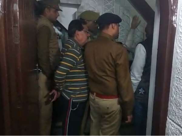 बाथरूम में पड़ी मिली थी लाशें