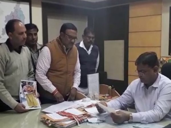 Rajasthan Beggar womans RS 6.61 lakh give For pulwama Martyrs family Rajasthan Beggar womans RS 6.61 lakh give For pulwama Martyrs family