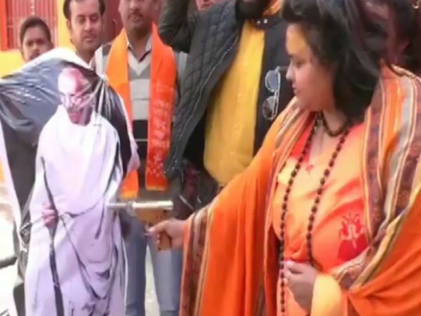 12 लोगों क खिलाफ मामला दर्ज