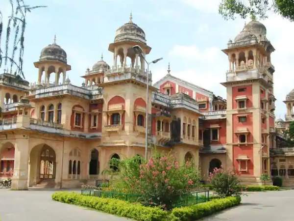 पुलिस ने किया गिरफ्तार