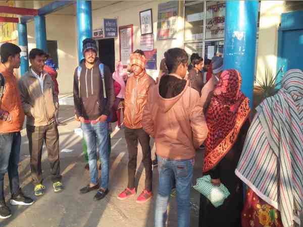 husband wife and one other died while crossing railway track husband wife and one other died while crossing railway track