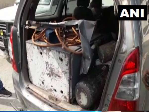 Bihar: Thieves stole an ATM in Gaya earlier today it was later recovered from a car Bihar: Thieves stole an ATM in Gaya earlier today it was later recovered from a car