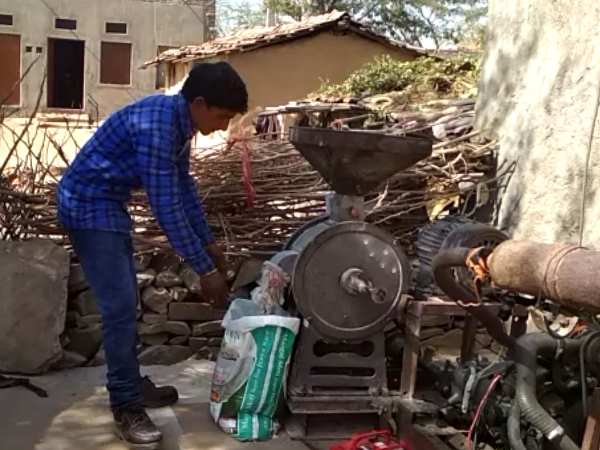आटा चक्की बनाने में इन चीजों का किया इस्तेमाल