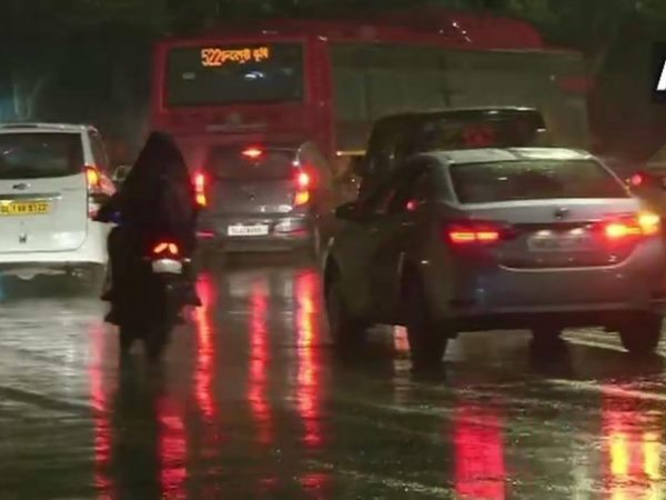 Heavy rain lashes the national capital Delhi Heavy rain lashes the national capital Delhi
