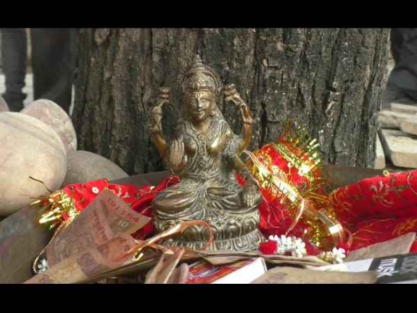 statue found in the digging of the pond in Barabanki statue found in the digging of the pond in Barabanki