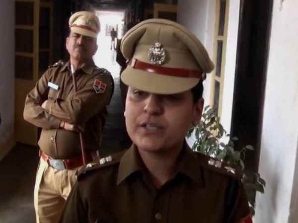 बाड़मेर एसपी ने की पीड़िता से मुलाकात