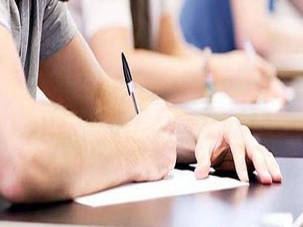 पिता ने नहीं देखा स्कूल का चौखट, बेटे ने किया टॉप