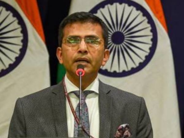 India hands over dossier to Pakistan on Jaish e Mohammad role in Pulwama attack India hands over dossier to Pakistan on Jaish e Mohammad role in Pulwama attack