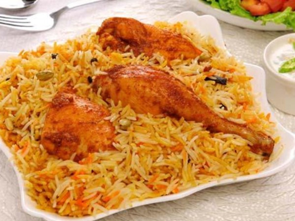 लड़की को नहीं मिला चिकन का पीस तो....