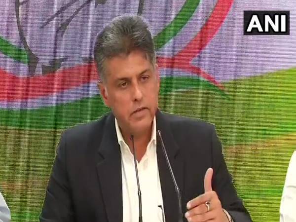 congress target pm, says when nation wants its leadership to speak to it, PM Modi address booth workers of BJP congress target pm, says when nation wants its leadership to speak to it, PM Modi address booth workers of BJP