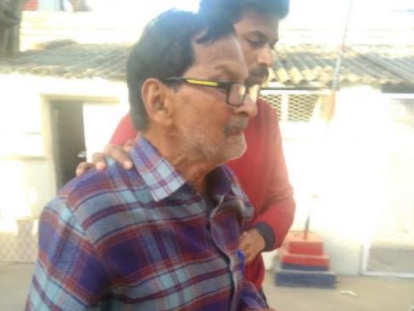 सचिव पर घोटाले का आरोप