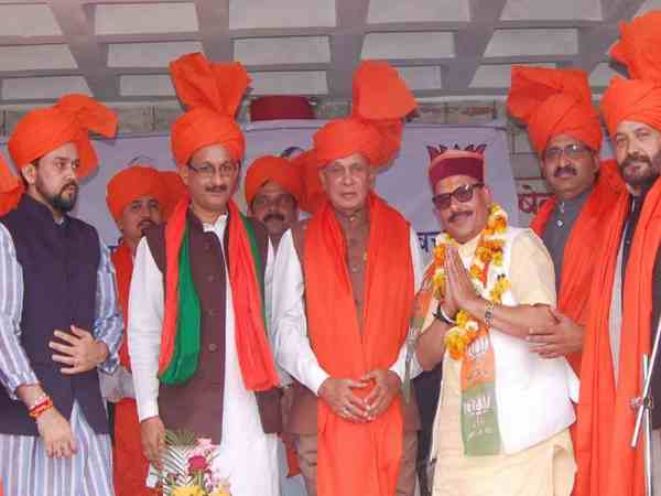 deepak sharma joins congress in himachal pradesh deepak sharma joins congress in himachal pradesh