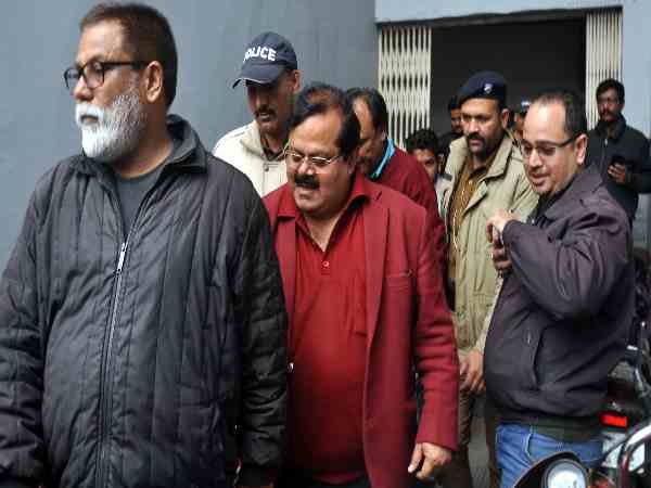 income tax officer shwetabh suman sentenced 7 year jail and 3.50crores of penalty income tax officer shwetabh suman sentenced 7 year jail and 3.50crores of penalty